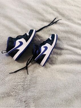 Nike Air Jordan 1 Mid Toddler Size 9C Sneakers | Black, White & Purple